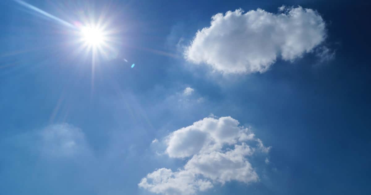sun protection strategies for kids - image of sun and blue skies