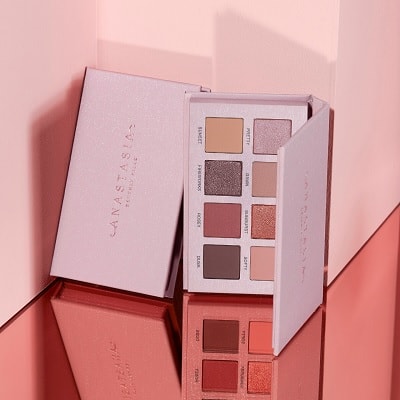 Anastasia Beverly Hills eyeshadow palette, one open and one closed