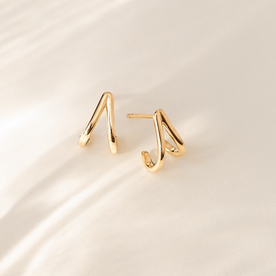 Brilliant Earth - Zuri Huggie Earrings