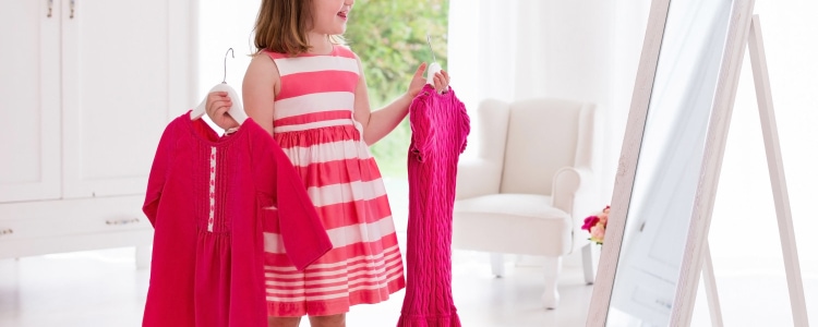 https://corporettemoms.com/wp-content/uploads/how-to-handle-clothes-your-kids-have-outgrown.jpg